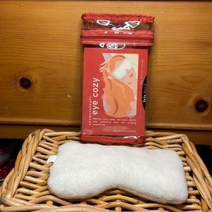 NEW Bella Natura Aromatherapy Eye Cozy, soft fleece and mild pleasant scent
